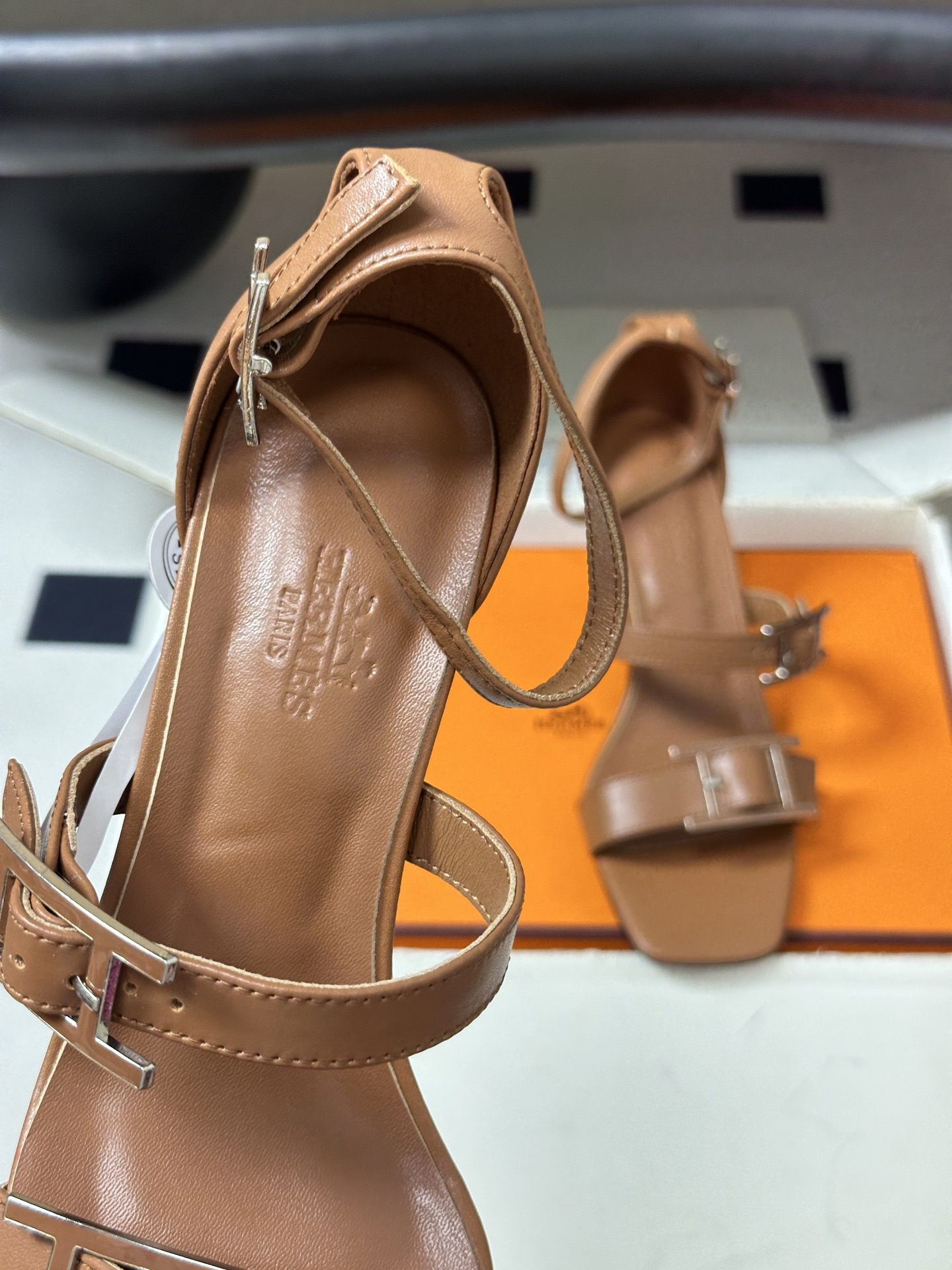 顶级品质（配高档飞机盒✈️）Hermes 爱马仕🐎 H家 2026 春夏新款 Liv凉鞋系列经典Kell