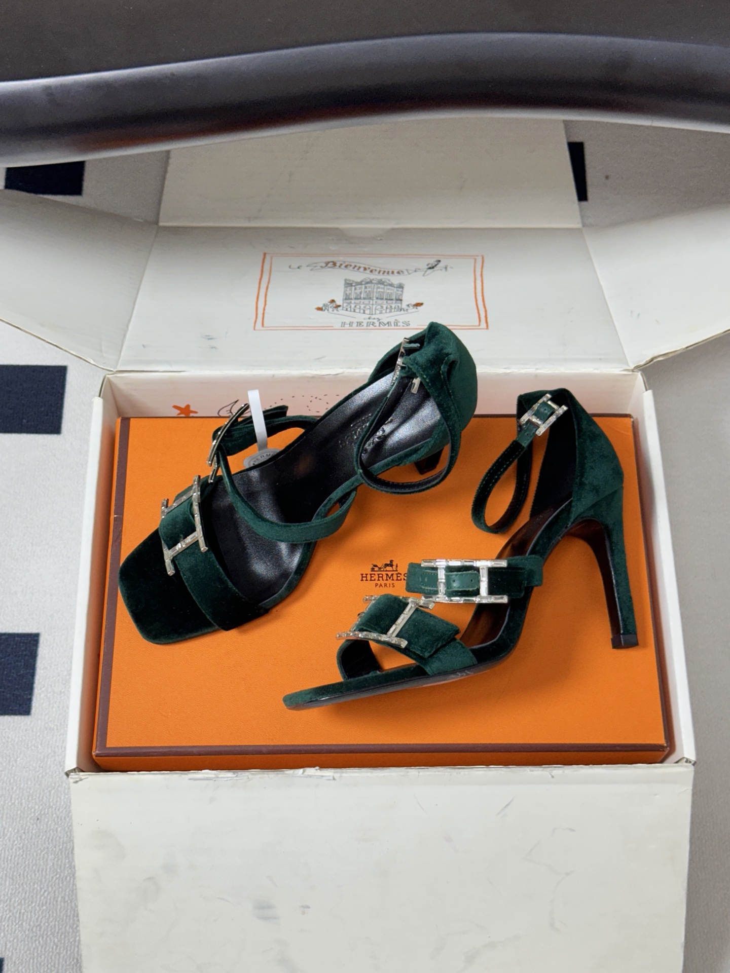 顶级品质（配高档飞机盒✈️）Hermes 爱马仕🐎 H家 2026 春夏新款 Liv凉鞋系列经典Kell