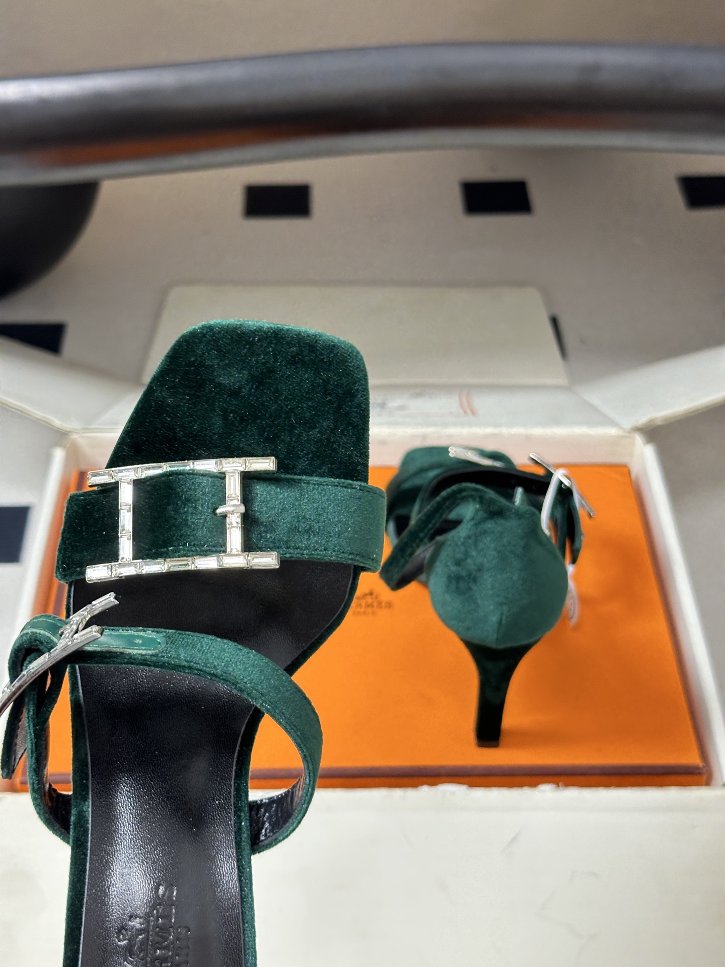 顶级品质（配高档飞机盒✈️）Hermes 爱马仕🐎 H家 2026 春夏新款 Liv凉鞋系列经典Kell