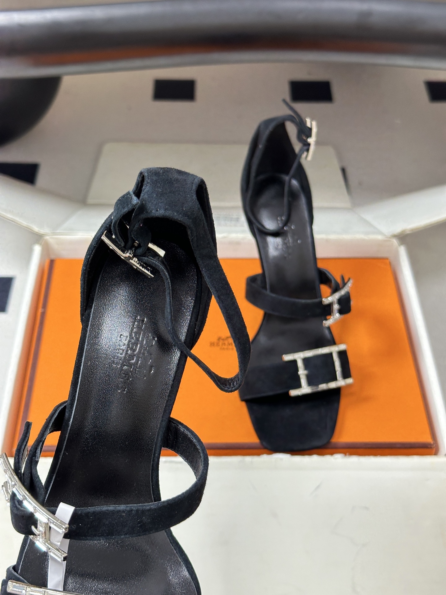 顶级品质(配高档飞机盒✈️)Hermes 爱马仕🐎 H家 2026 春夏新款 Liv凉鞋系列经典Kell 顶级品质(配高档飞机盒✈️)Hermes 爱马仕🐎 H家 2026 春夏新款 Liv凉鞋系列经典Kell