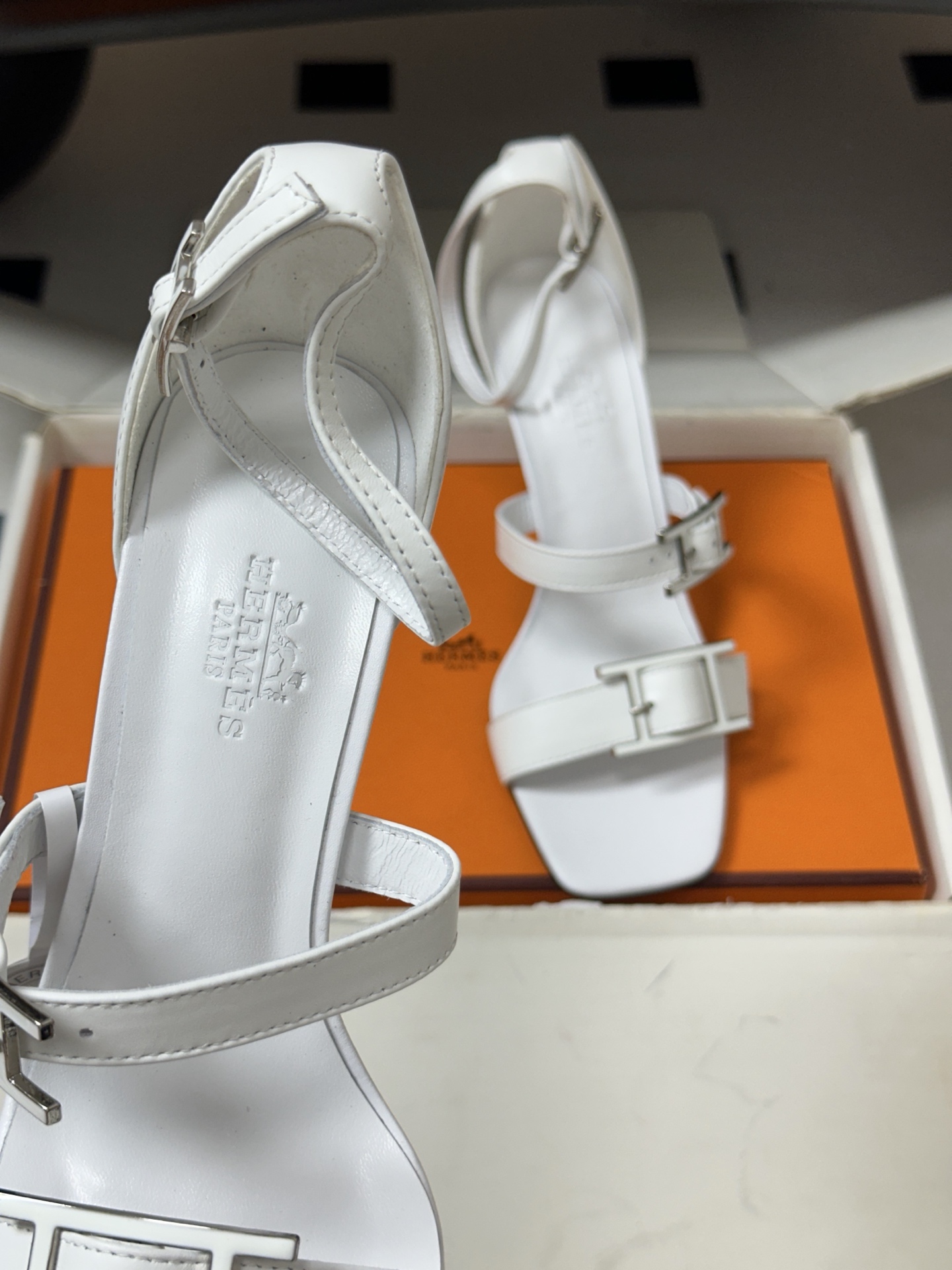 顶级品质（配高档飞机盒✈️）Hermes 爱马仕🐎 H家 2026 春夏新款 Liv凉鞋系列经典Kell