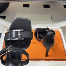 顶级品质(配高档飞机盒✈️)Hermes 爱马仕🐎 H家 2026 春夏新款 Liv凉鞋系列经典Kell 顶级品质(配高档飞机盒✈️)Hermes 爱马仕🐎 H家 2026 春夏新款 Liv凉鞋系列经典Kell