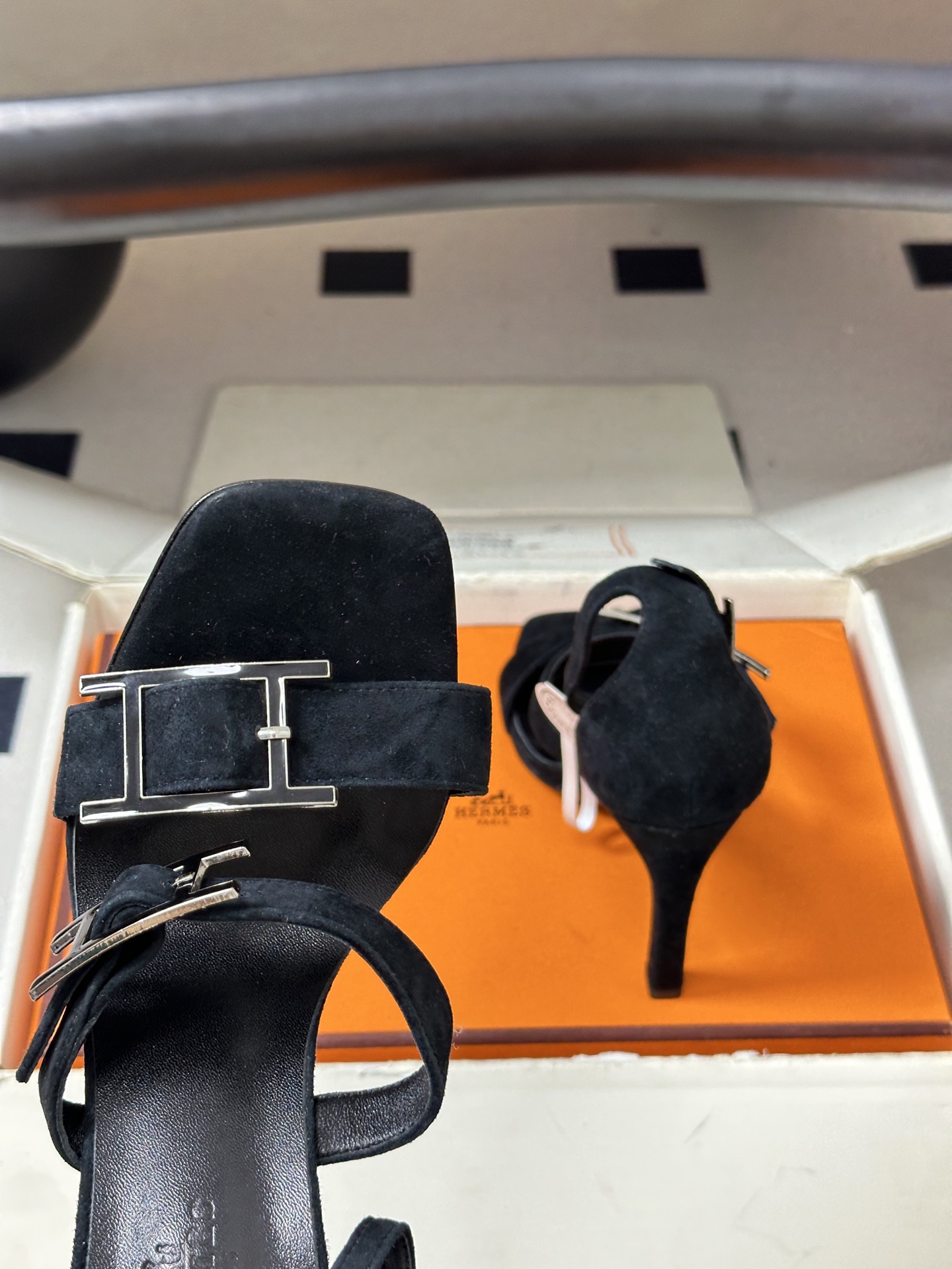 顶级品质(配高档飞机盒✈️)Hermes 爱马仕🐎 H家 2026 春夏新款 Liv凉鞋系列经典Kell 顶级品质(配高档飞机盒✈️)Hermes 爱马仕🐎 H家 2026 春夏新款 Liv凉鞋系列经典Kell