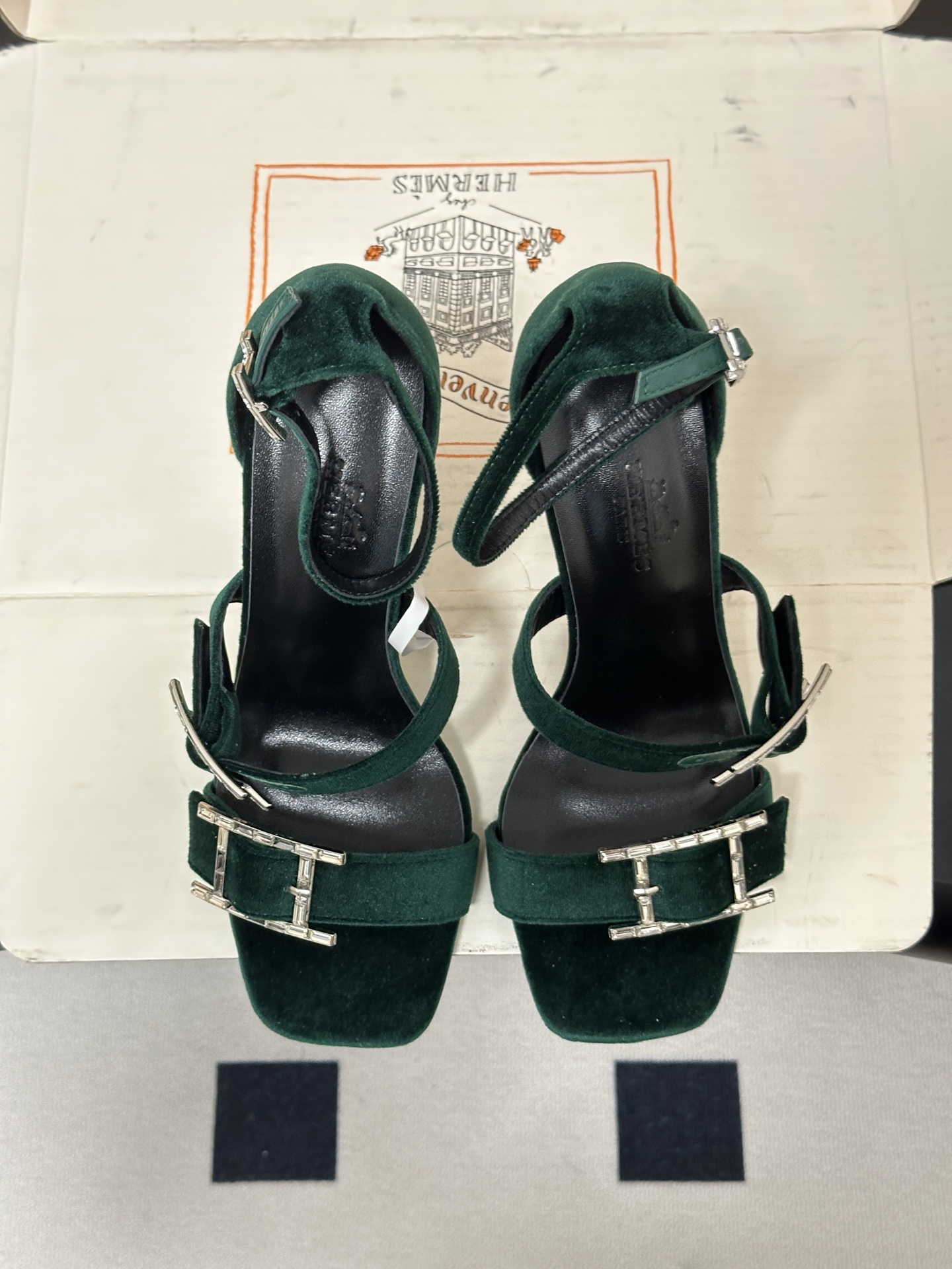 顶级品质（配高档飞机盒✈️）Hermes 爱马仕🐎 H家 2026 春夏新款 Liv凉鞋系列经典Kell