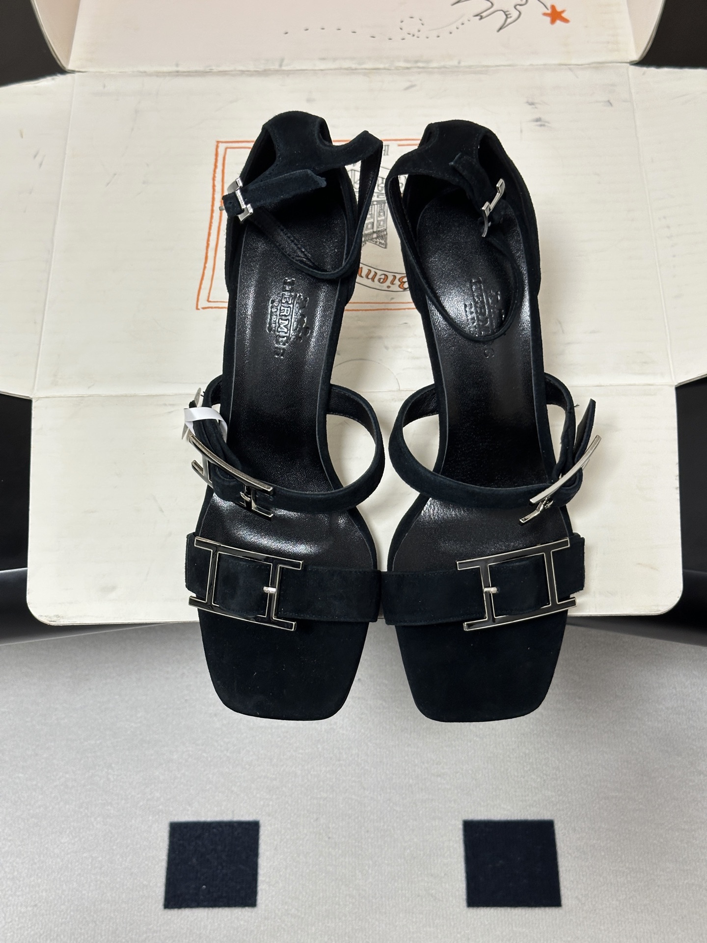 顶级品质（配高档飞机盒✈️）Hermes 爱马仕🐎 H家 2026 春夏新款 Liv凉鞋系列经典Kell