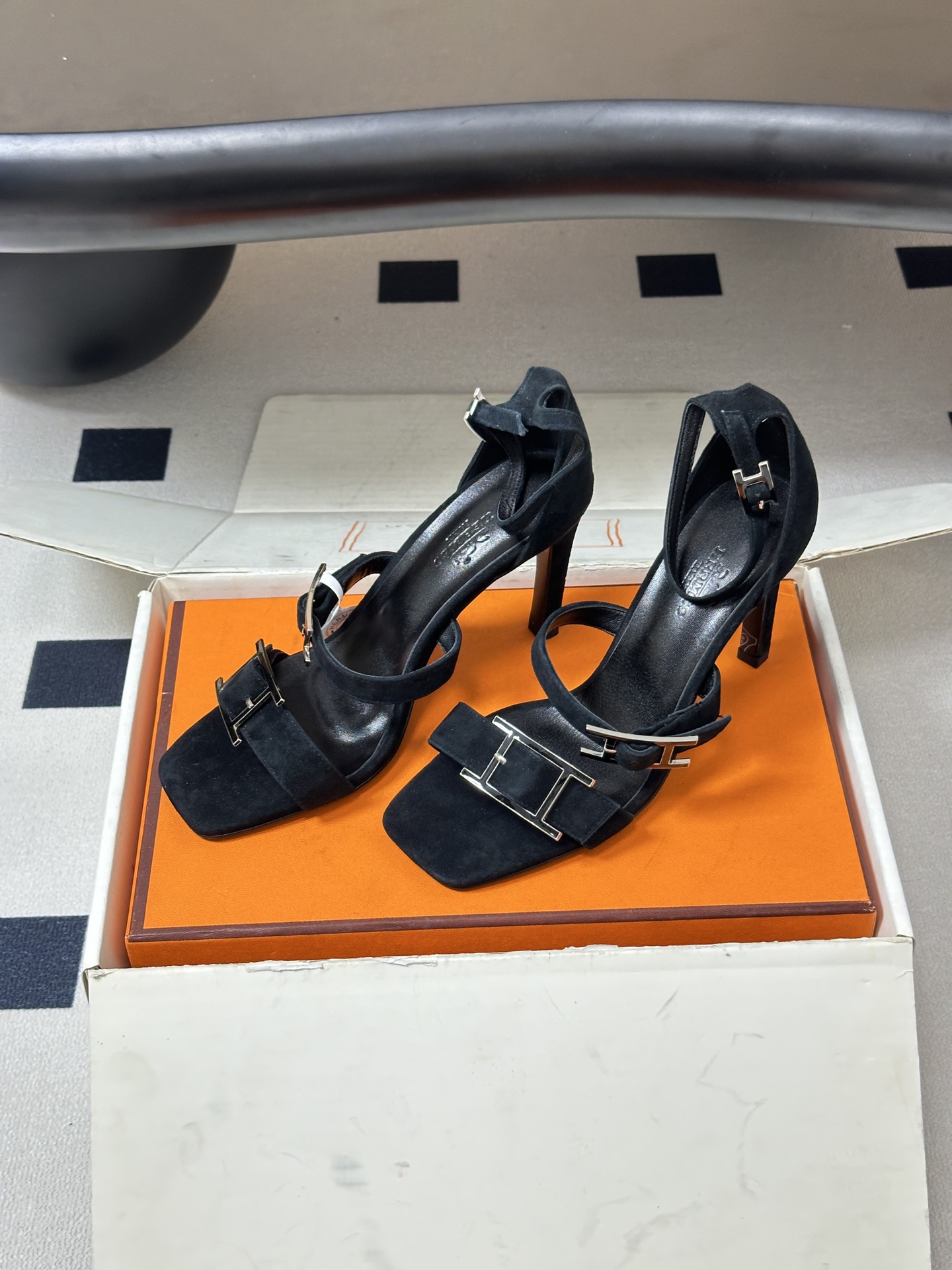 顶级品质（配高档飞机盒✈️）Hermes 爱马仕🐎 H家 2026 春夏新款 Liv凉鞋系列经典Kell
