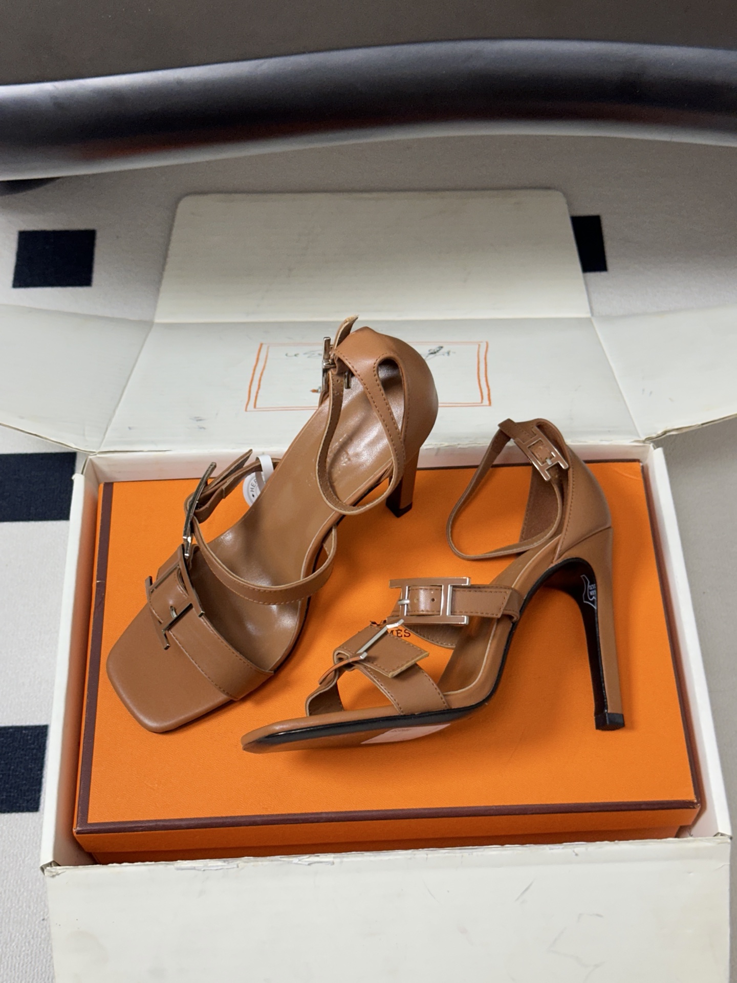 顶级品质（配高档飞机盒✈️）Hermes 爱马仕🐎 H家 2026 春夏新款 Liv凉鞋系列经典Kell