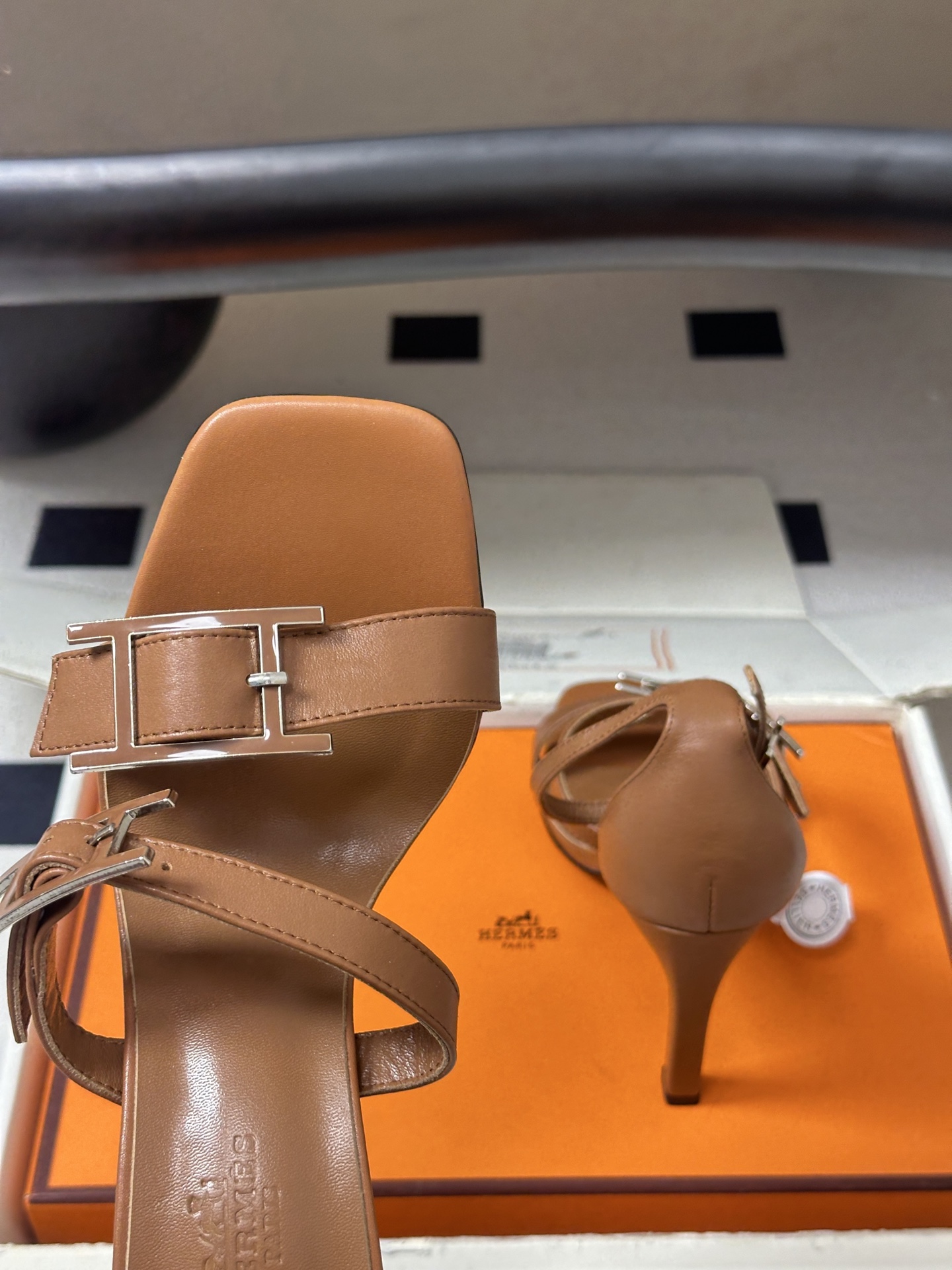 顶级品质（配高档飞机盒✈️）Hermes 爱马仕🐎 H家 2026 春夏新款 Liv凉鞋系列经典Kell