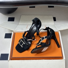 顶级品质(配高档飞机盒✈️)Hermes 爱马仕🐎 H家 2026 春夏新款 Liv凉鞋系列经典Kell 顶级品质(配高档飞机盒✈️)Hermes 爱马仕🐎 H家 2026 春夏新款 Liv凉鞋系列经典Kell