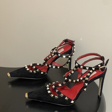 顶级品质(配飞机盒✈️➕10)2026春夏新款 Valentino 华伦天奴ROCKSTUD漆皮系带铆钉 顶级品质(配飞机盒✈️➕10)2026春夏新款 Valentino 华伦天奴ROCKSTUD漆皮系带铆钉
