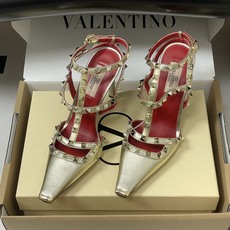顶级品质(配飞机盒✈️➕10)2026春夏新款 Valentino 华伦天奴ROCKSTUD漆皮系带铆钉 顶级品质(配飞机盒✈️➕10)2026春夏新款 Valentino 华伦天奴ROCKSTUD漆皮系带铆钉