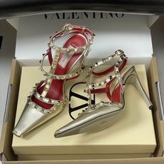 顶级品质(配飞机盒✈️➕10)2026春夏新款 Valentino 华伦天奴ROCKSTUD漆皮系带铆钉 顶级品质(配飞机盒✈️➕10)2026春夏新款 Valentino 华伦天奴ROCKSTUD漆皮系带铆钉