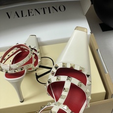 顶级品质(配飞机盒✈️➕10)2026春夏新款 Valentino 华伦天奴ROCKSTUD漆皮系带铆钉 顶级品质(配飞机盒✈️➕10)2026春夏新款 Valentino 华伦天奴ROCKSTUD漆皮系带铆钉