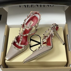 顶级品质(配飞机盒✈️➕10)2026春夏新款 Valentino 华伦天奴ROCKSTUD漆皮系带铆钉 顶级品质(配飞机盒✈️➕10)2026春夏新款 Valentino 华伦天奴ROCKSTUD漆皮系带铆钉