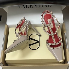 顶级品质(配飞机盒✈️➕10)2026春夏新款 Valentino 华伦天奴ROCKSTUD漆皮系带铆钉 顶级品质(配飞机盒✈️➕10)2026春夏新款 Valentino 华伦天奴ROCKSTUD漆皮系带铆钉