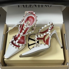 顶级品质(配飞机盒✈️➕10)2026春夏新款 Valentino 华伦天奴ROCKSTUD漆皮系带铆钉 顶级品质(配飞机盒✈️➕10)2026春夏新款 Valentino 华伦天奴ROCKSTUD漆皮系带铆钉