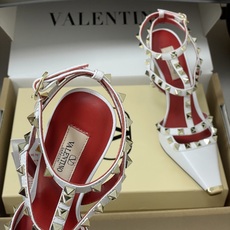 顶级品质(配飞机盒✈️➕10)2026春夏新款 Valentino 华伦天奴ROCKSTUD漆皮系带铆钉 顶级品质(配飞机盒✈️➕10)2026春夏新款 Valentino 华伦天奴ROCKSTUD漆皮系带铆钉