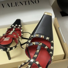 顶级品质(配飞机盒✈️➕10)2026春夏新款 Valentino 华伦天奴ROCKSTUD漆皮系带铆钉 顶级品质(配飞机盒✈️➕10)2026春夏新款 Valentino 华伦天奴ROCKSTUD漆皮系带铆钉