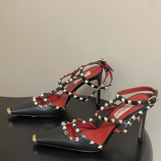 顶级品质(配飞机盒✈️➕10)2026春夏新款 Valentino 华伦天奴ROCKSTUD漆皮系带铆钉 顶级品质(配飞机盒✈️➕10)2026春夏新款 Valentino 华伦天奴ROCKSTUD漆皮系带铆钉