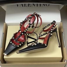 顶级品质(配飞机盒✈️➕10)2026春夏新款 Valentino 华伦天奴ROCKSTUD漆皮系带铆钉 顶级品质(配飞机盒✈️➕10)2026春夏新款 Valentino 华伦天奴ROCKSTUD漆皮系带铆钉