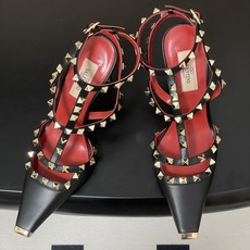 顶级品质(配飞机盒✈️➕10)2026春夏新款 Valentino 华伦天奴ROCKSTUD漆皮系带铆钉 顶级品质(配飞机盒✈️➕10)2026春夏新款 Valentino 华伦天奴ROCKSTUD漆皮系带铆钉
