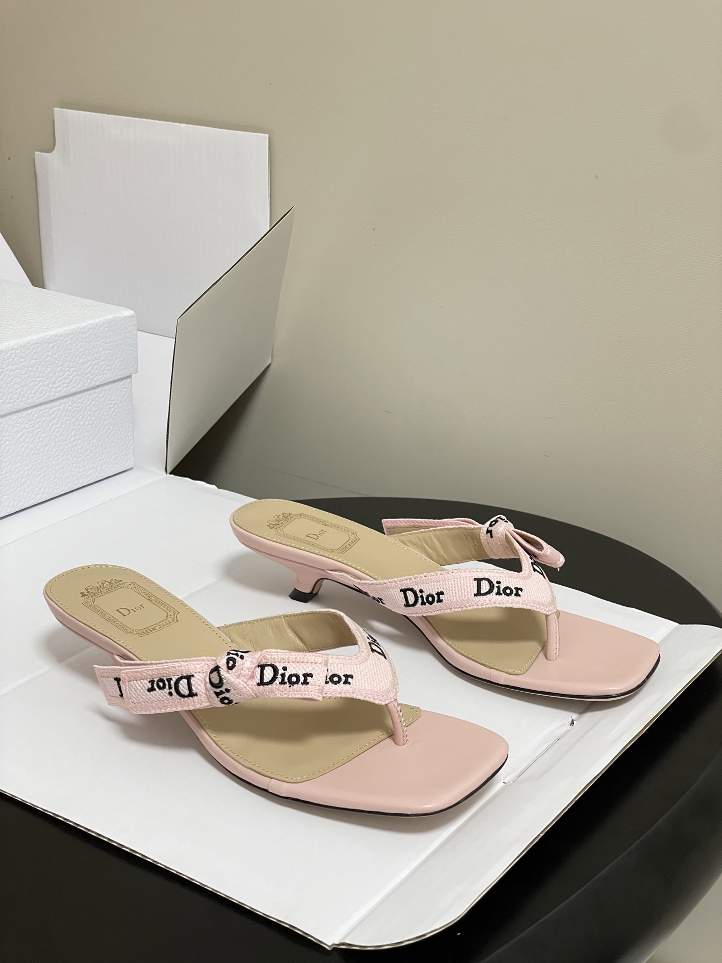 顶级品质（配高档飞机盒✈️）26ss春夏新款Dior 迪奥 J'Adior 饰带人字拖鞋 经典 CD字母