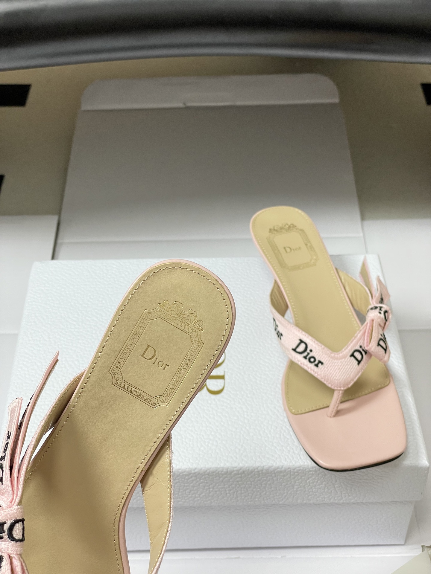 顶级品质（配高档飞机盒✈️）26ss春夏新款Dior 迪奥 J'Adior 饰带人字拖鞋 经典 CD字母