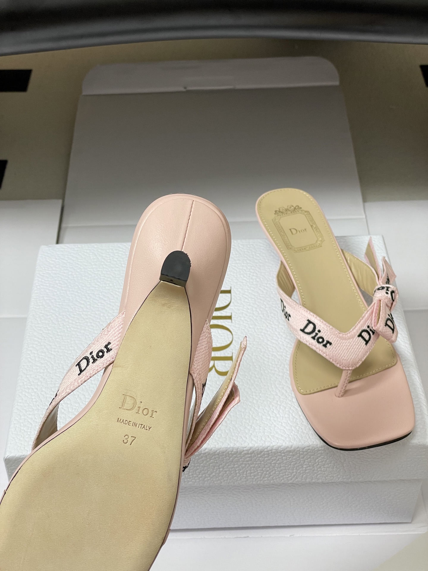 顶级品质（配高档飞机盒✈️）26ss春夏新款Dior 迪奥 J'Adior 饰带人字拖鞋 经典 CD字母