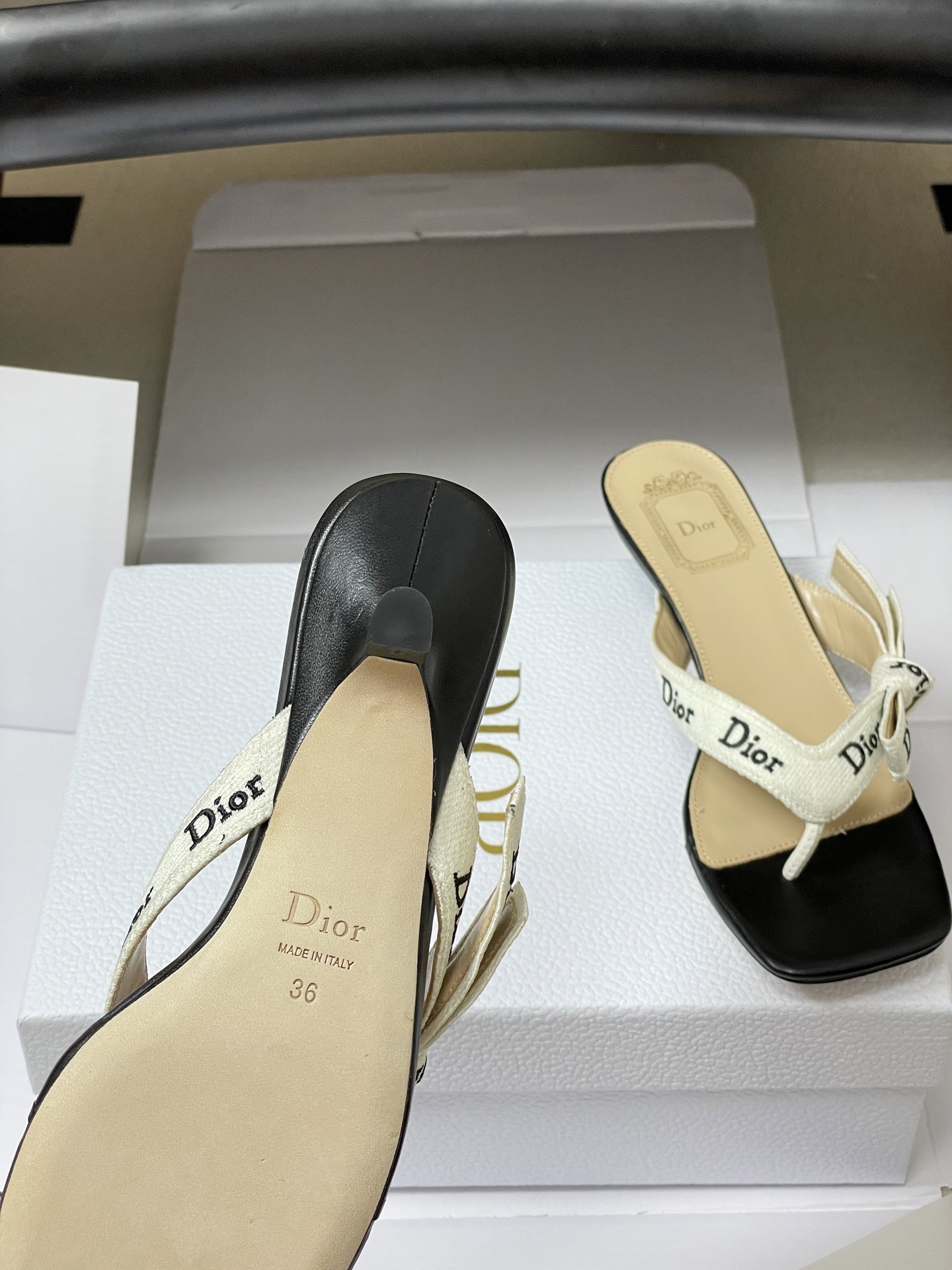 顶级品质（配高档飞机盒✈️）26ss春夏新款Dior 迪奥 J'Adior 饰带人字拖鞋 经典 CD字母