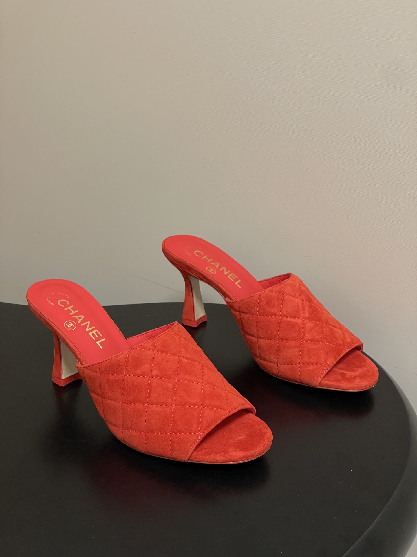 2026早春度假系列爆品🔥Chanel 小香26A 经典菱格鱼嘴蜜儿高跟拖鞋标志性双C扣凉拖鞋简约时尚，