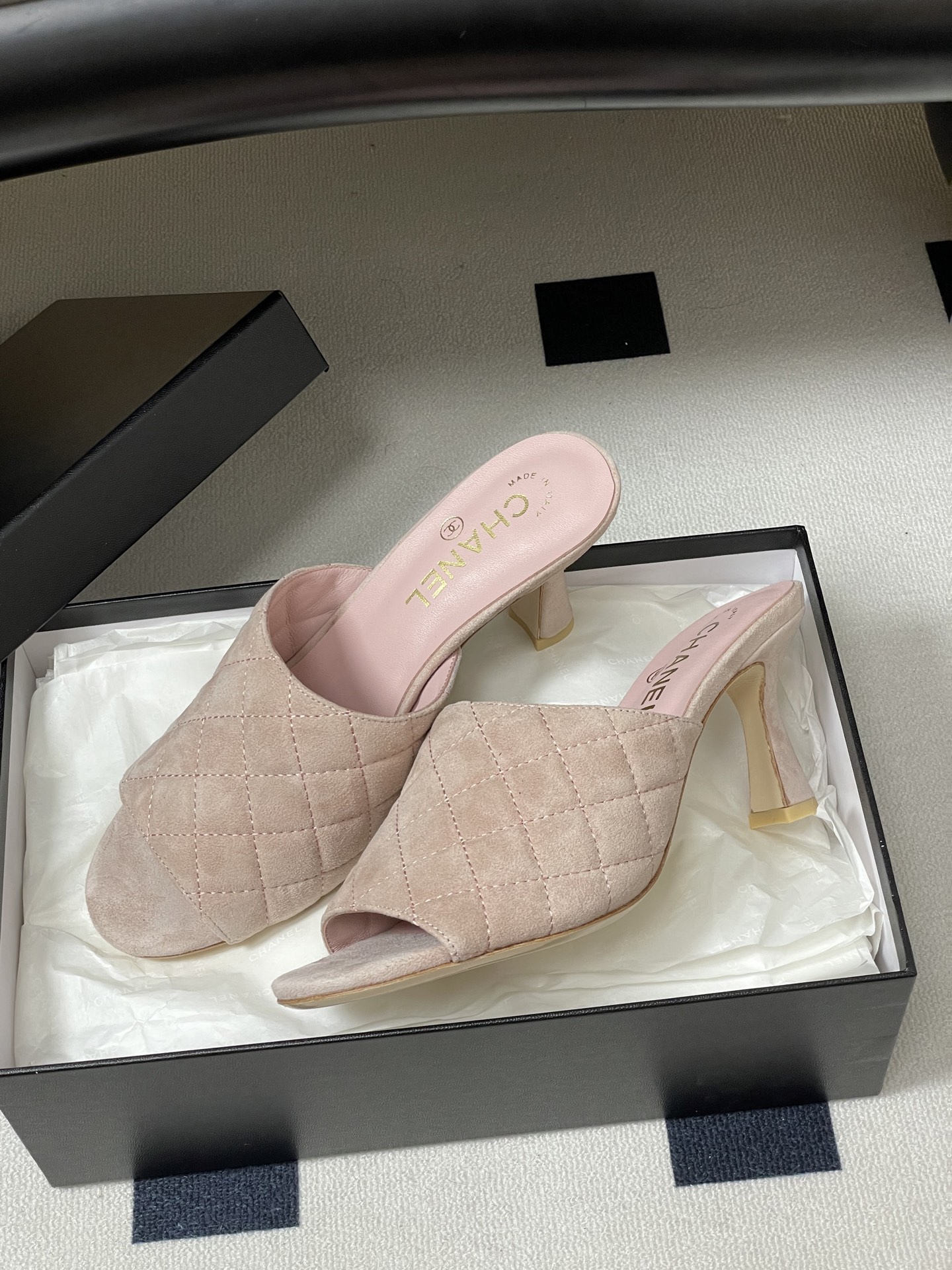 2026早春度假系列爆品🔥Chanel 小香26A 经典菱格鱼嘴蜜儿高跟拖鞋标志性双C扣凉拖鞋简约时尚，