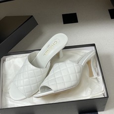 2026早春度假系列爆品🔥Chanel 小香26A 经典菱格鱼嘴蜜儿高跟拖鞋标志性双C扣凉拖鞋简约时尚, 2026早春度假系列爆品🔥Chanel 小香26A 经典菱格鱼嘴蜜儿高跟拖鞋标志性双C扣凉拖鞋简约时尚,