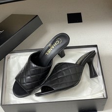 2026早春度假系列爆品🔥Chanel 小香26A 经典菱格鱼嘴蜜儿高跟拖鞋标志性双C扣凉拖鞋简约时尚, 2026早春度假系列爆品🔥Chanel 小香26A 经典菱格鱼嘴蜜儿高跟拖鞋标志性双C扣凉拖鞋简约时尚,