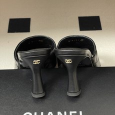 2026早春度假系列爆品🔥Chanel 小香26A 经典菱格鱼嘴蜜儿高跟拖鞋标志性双C扣凉拖鞋简约时尚, 2026早春度假系列爆品🔥Chanel 小香26A 经典菱格鱼嘴蜜儿高跟拖鞋标志性双C扣凉拖鞋简约时尚,
