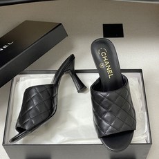2026早春度假系列爆品🔥Chanel 小香26A 经典菱格鱼嘴蜜儿高跟拖鞋标志性双C扣凉拖鞋简约时尚, 2026早春度假系列爆品🔥Chanel 小香26A 经典菱格鱼嘴蜜儿高跟拖鞋标志性双C扣凉拖鞋简约时尚,