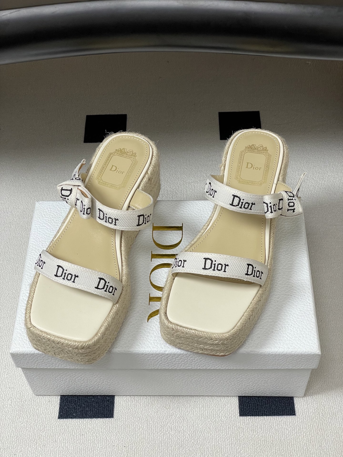 26ss春夏新款Dior 迪奥 J'Adior饰带坡跟凉拖鞋经典CD字母织带蝴蝶结方头厚底拖鞋草编麻绳底