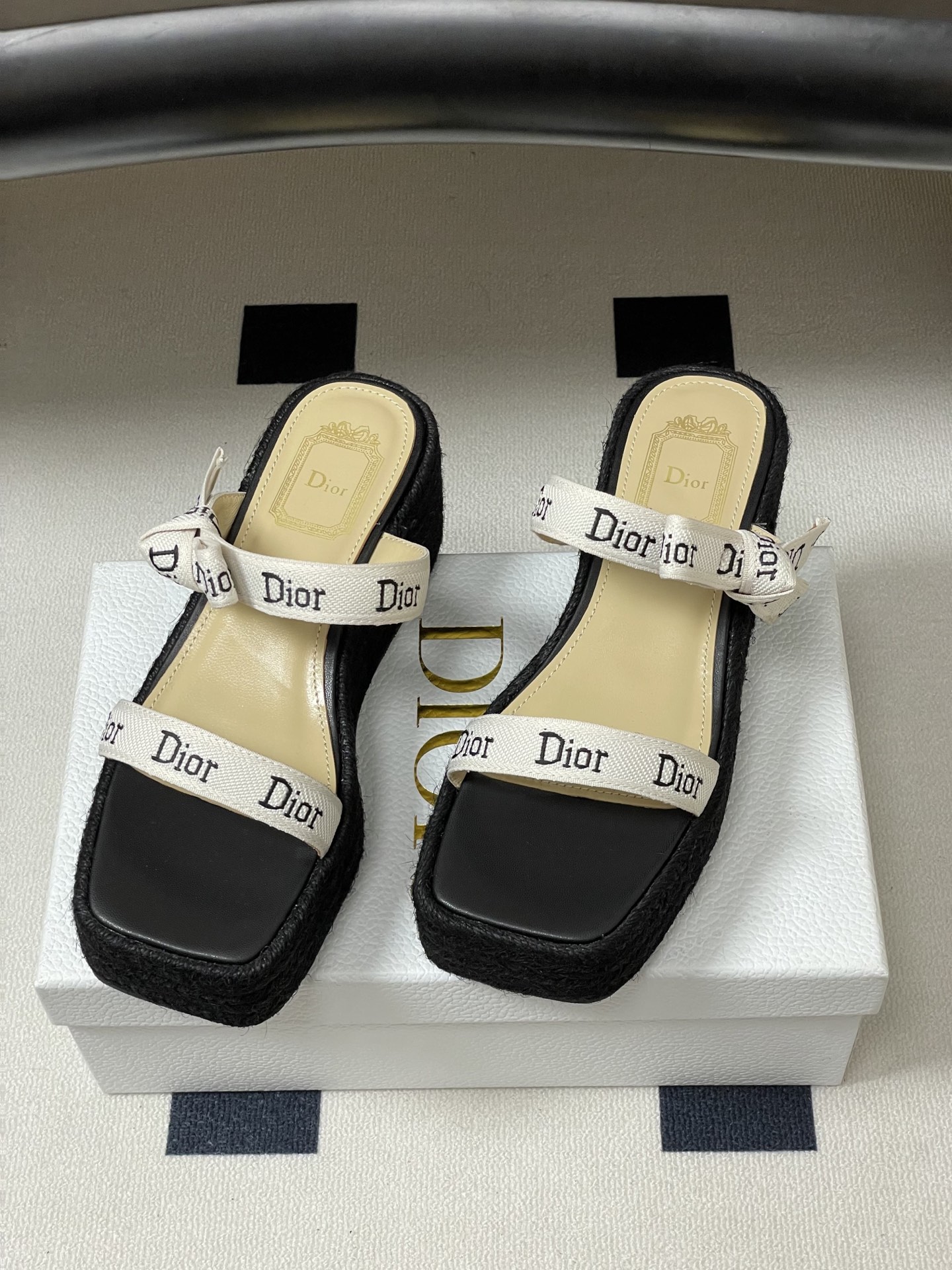 26ss春夏新款Dior 迪奥 J'Adior饰带坡跟凉拖鞋经典CD字母织带蝴蝶结方头厚底拖鞋草编麻绳底