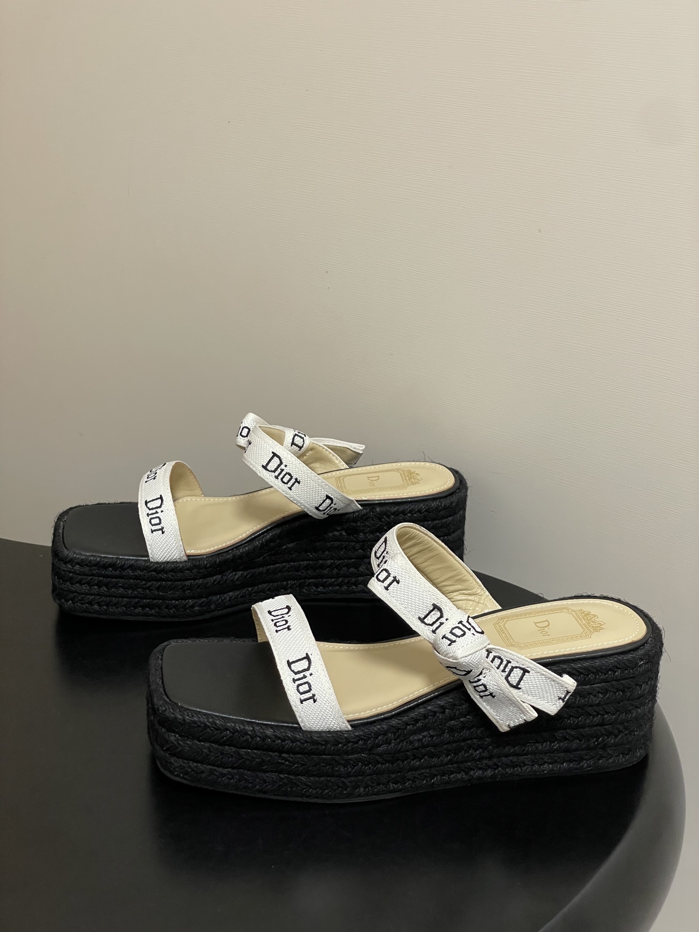 26ss春夏新款Dior 迪奥 J'Adior饰带坡跟凉拖鞋经典CD字母织带蝴蝶结方头厚底拖鞋草编麻绳底