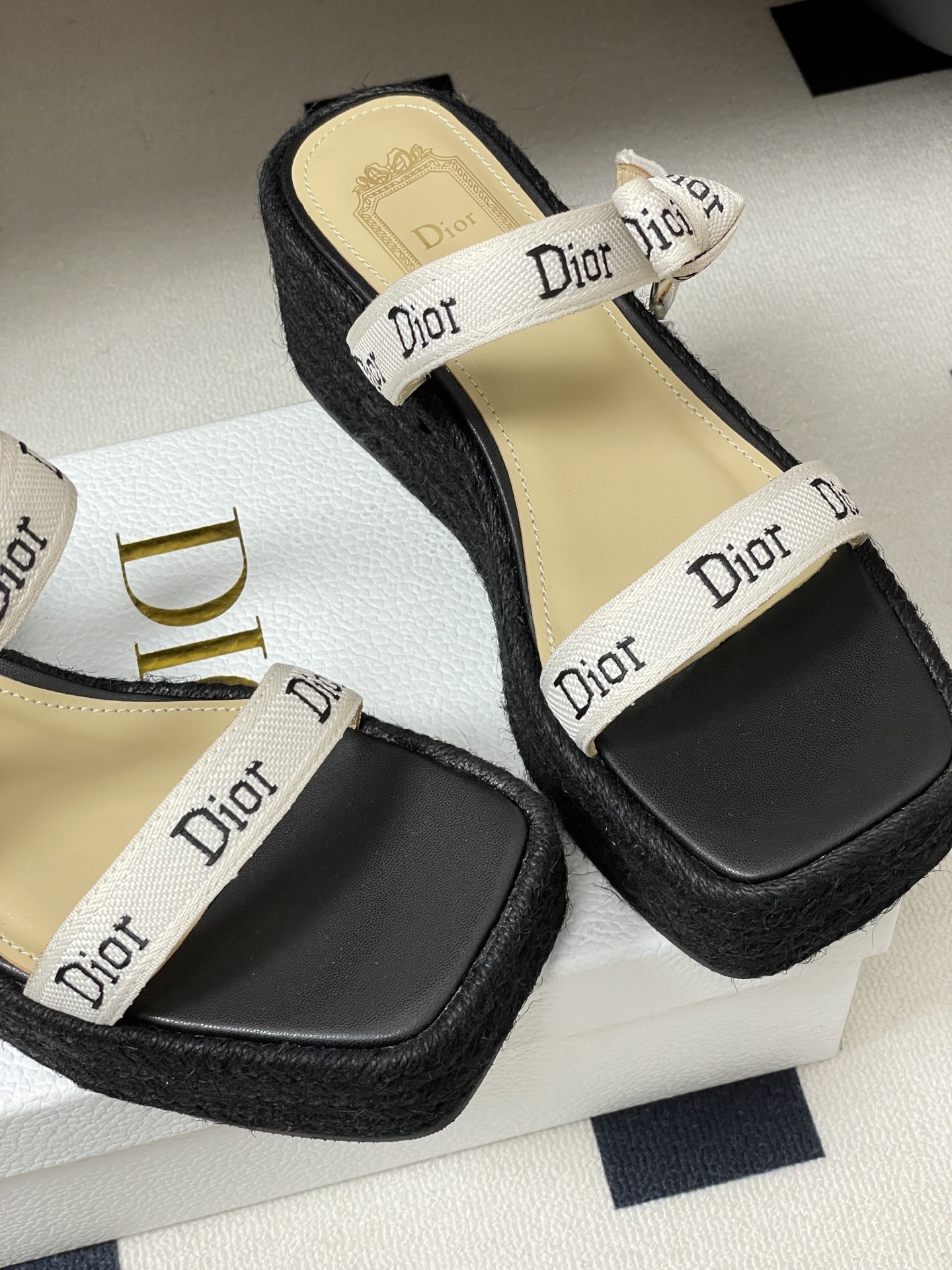 26ss春夏新款Dior 迪奥 J'Adior饰带坡跟凉拖鞋经典CD字母织带蝴蝶结方头厚底拖鞋草编麻绳底
