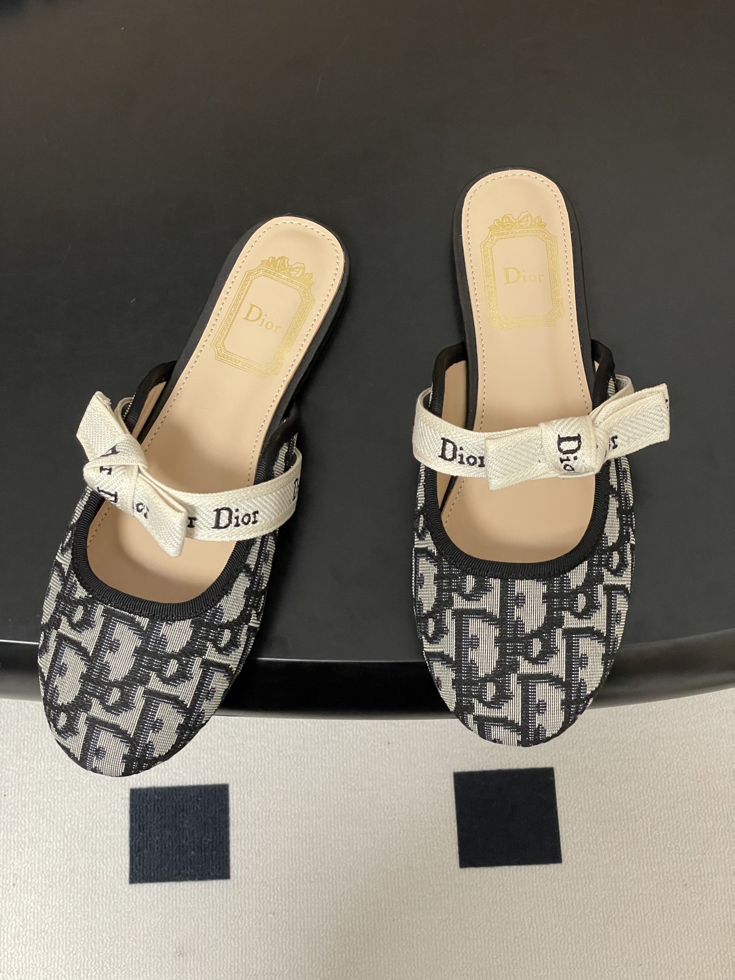 26ss春夏新款Dior 迪奥 J'Adior 穆勒鞋经典字母织带蝴蝶结平底半拖鞋这款J'Adior 穆