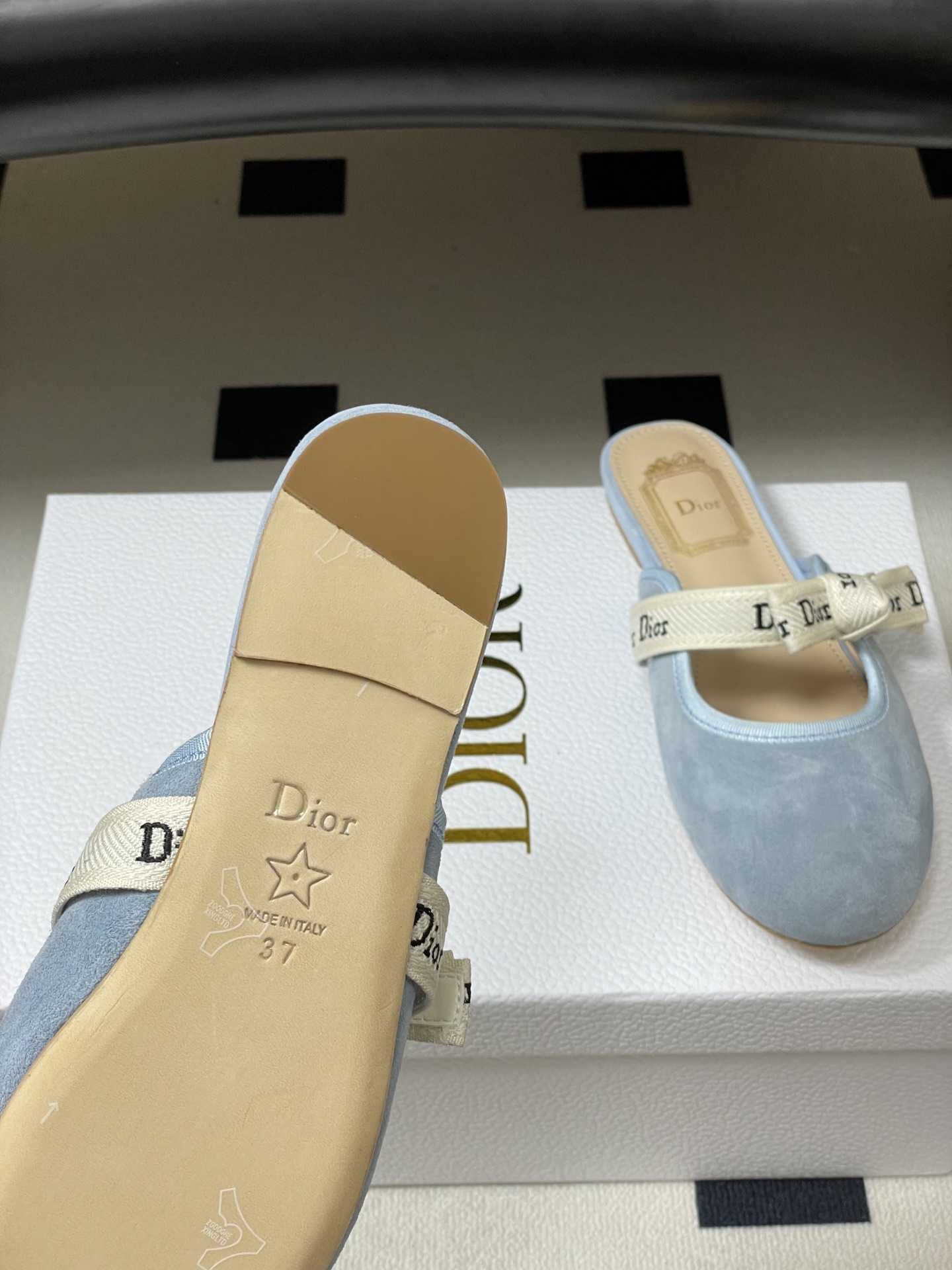 26ss春夏新款Dior 迪奥 J'Adior 穆勒鞋经典字母织带蝴蝶结平底半拖鞋这款J'Adior 穆