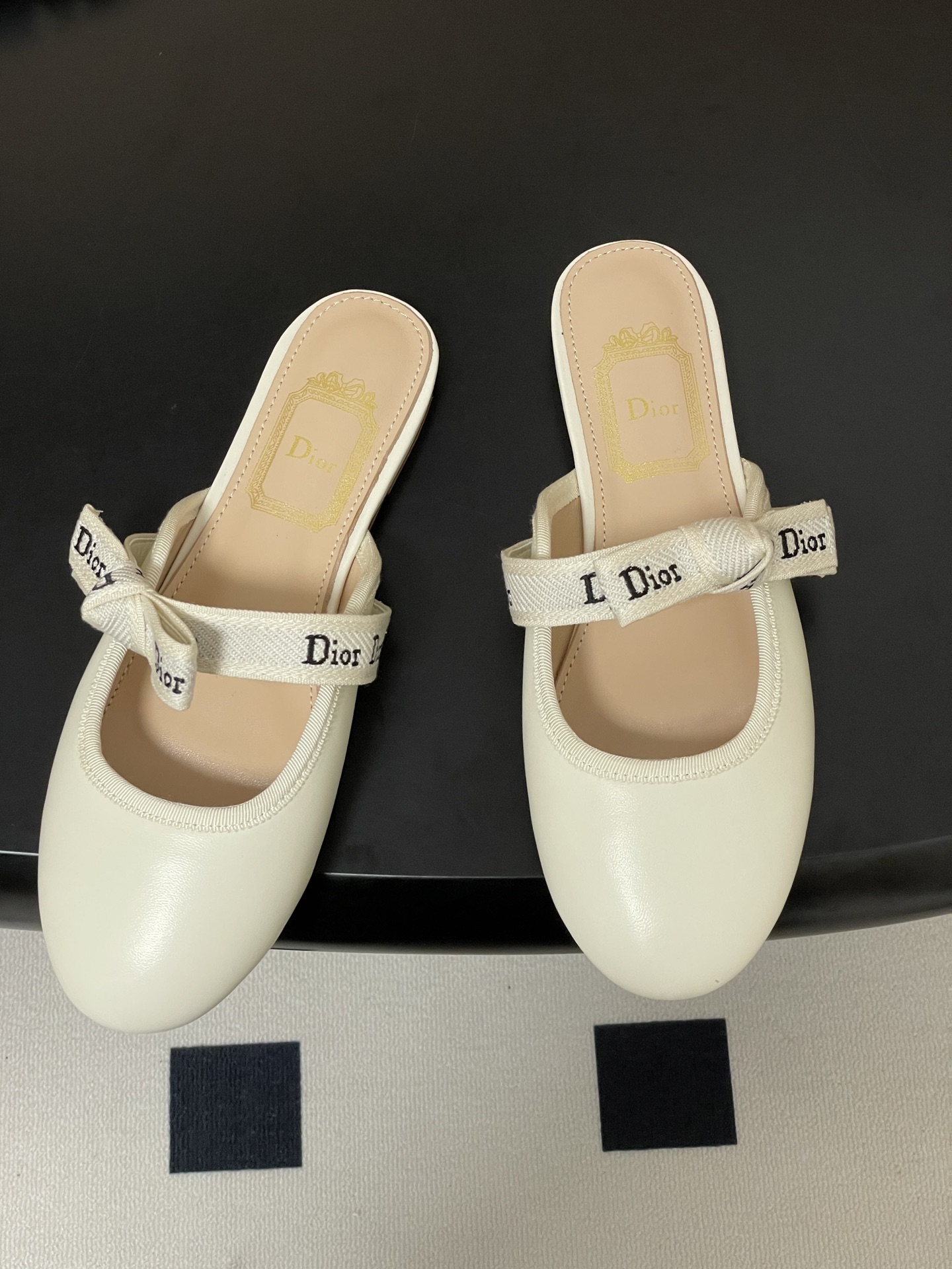 26ss春夏新款Dior 迪奥 J'Adior 穆勒鞋经典字母织带蝴蝶结平底半拖鞋这款J'Adior 穆