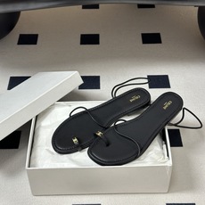 26ss春夏最新Celine赛琳 思琳 复古时髦金属扣凯旋门夹脚平底罗马绑带凉拖鞋new celine思 26ss春夏最新Celine赛琳 思琳 复古时髦金属扣凯旋门夹脚平底罗马绑带凉拖鞋new celine思