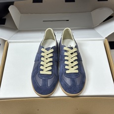 男➕10 顶级品质(飞机盒➕10 下单备注)Maison Margiela MM6马吉拉 经典款德训鞋2 男➕10 顶级品质(飞机盒➕10 下单备注)Maison Margiela MM6马吉拉 经典款德训鞋2