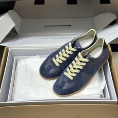 男➕10 顶级品质(飞机盒➕10 下单备注)Maison Margiela MM6马吉拉 经典款德训鞋2 男➕10 顶级品质(飞机盒➕10 下单备注)Maison Margiela MM6马吉拉 经典款德训鞋2