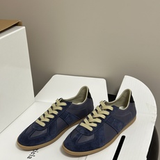 男➕10 顶级品质(飞机盒➕10 下单备注)Maison Margiela MM6马吉拉 经典款德训鞋2 男➕10 顶级品质(飞机盒➕10 下单备注)Maison Margiela MM6马吉拉 经典款德训鞋2