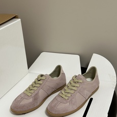 男➕10 顶级品质(飞机盒➕10 下单备注)Maison Margiela MM6马吉拉 经典款德训鞋2 男➕10 顶级品质(飞机盒➕10 下单备注)Maison Margiela MM6马吉拉 经典款德训鞋2