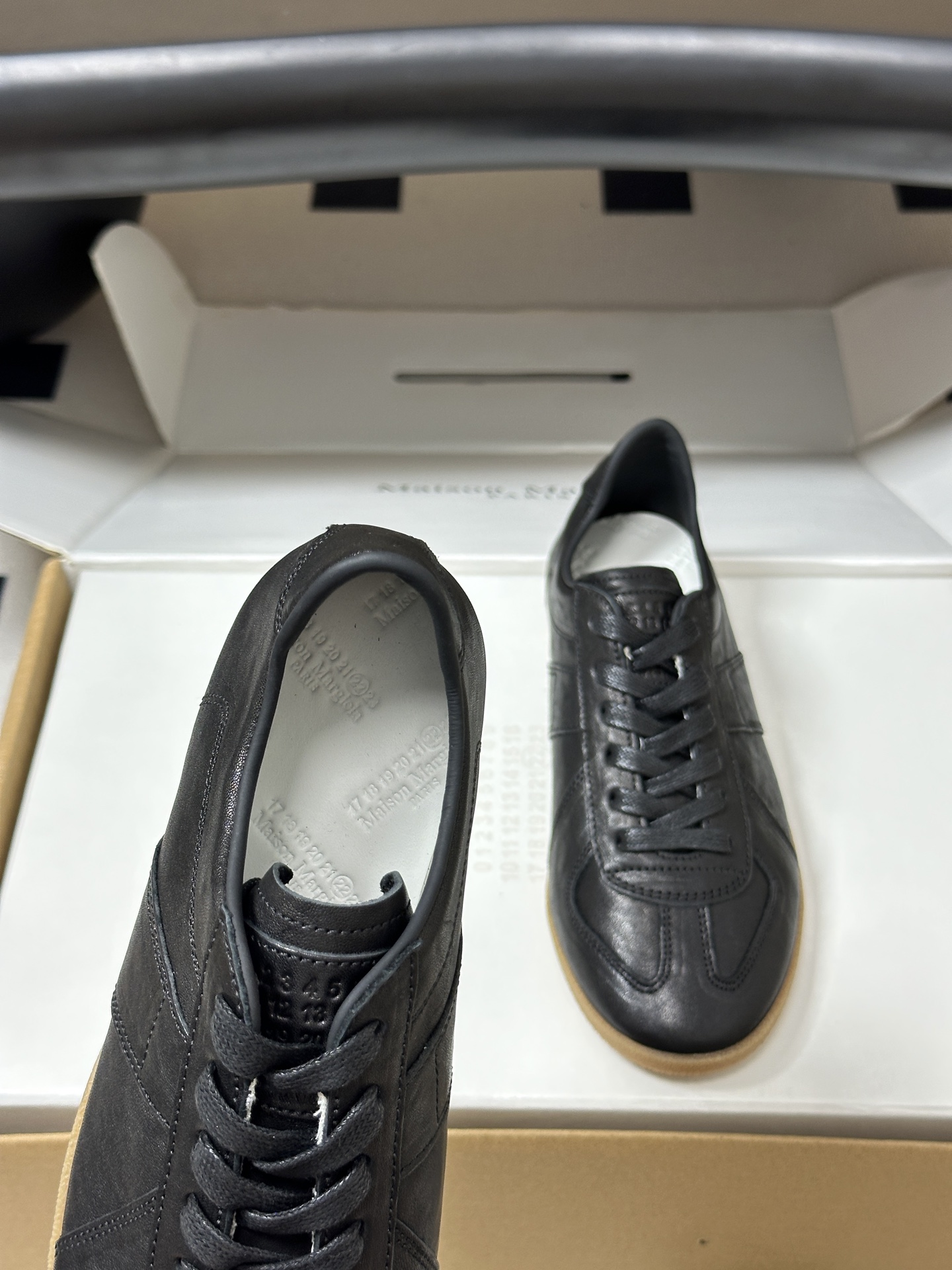 男➕10 顶级品质（飞机盒➕10 下单备注）Maison Margiela MM6马吉拉 经典款德训鞋2