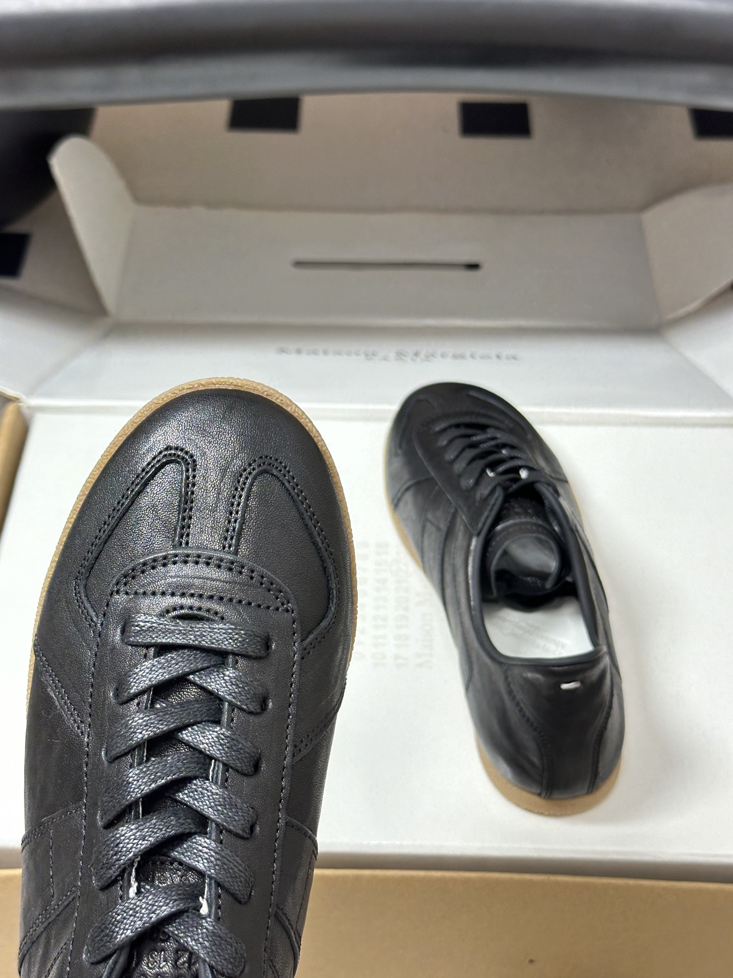 男➕10 顶级品质（飞机盒➕10 下单备注）Maison Margiela MM6马吉拉 经典款德训鞋2