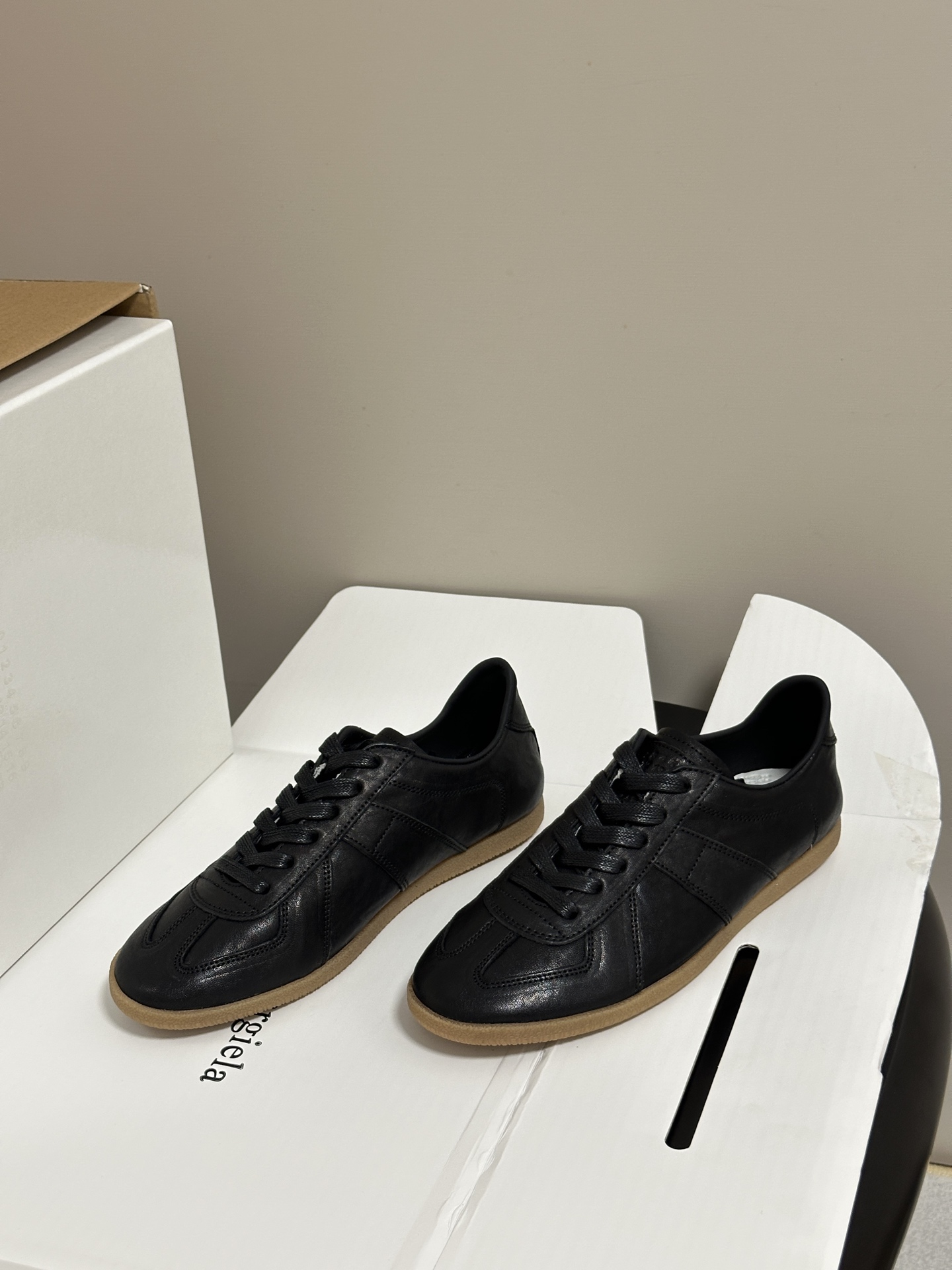 男➕10 顶级品质（飞机盒➕10 下单备注）Maison Margiela MM6马吉拉 经典款德训鞋2